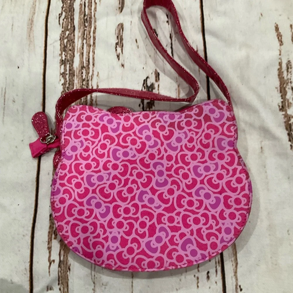 HELLO KITTY BOWLING SET, TEE BALL GLOVE AND‎ PURSE